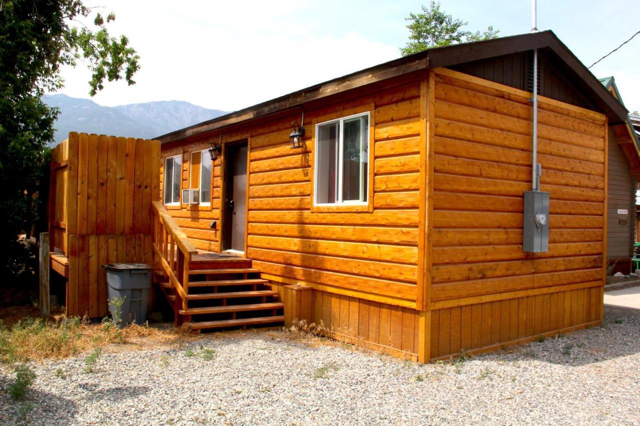 Yellowstone Treasure Guesthouses On The River Gardiner Exterior photo