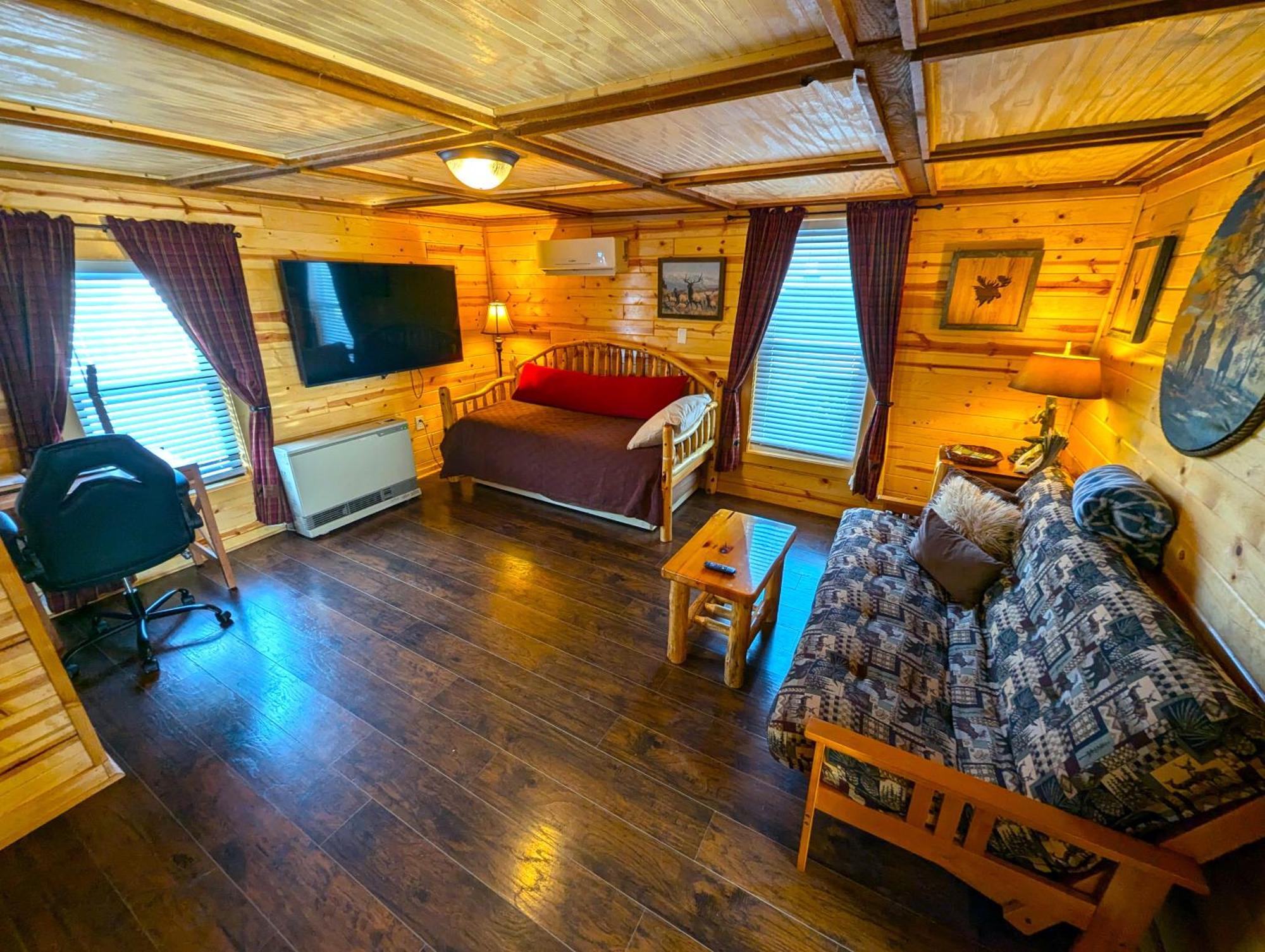 Yellowstone Treasure Guesthouses On The River Gardiner Exterior photo